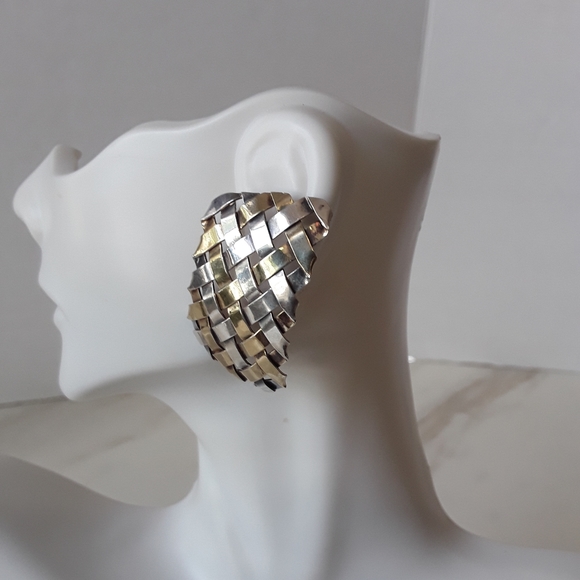 GABRIEL OFIESH STERLING & 18KT SOLID YG BASKET WEAVE PIERCED EARRINGS - Picture 3 of 8